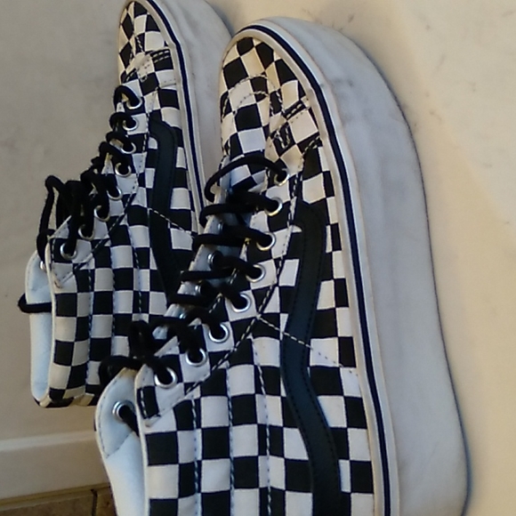 Vans - Picture 2 of 6